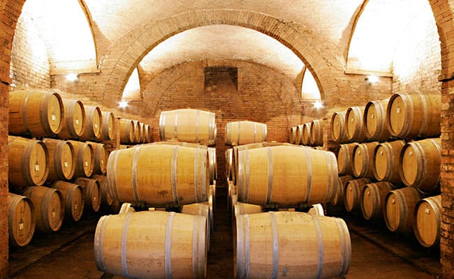 Wine Tour a Montepulciano | Vista delle cantine del Nobile di Montepulciano guidata da esperti sommelier