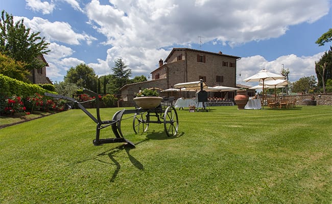 Wine Vacation in Cortona Tuscany | Relaxing holidays and visits to the best wineries in Cortona